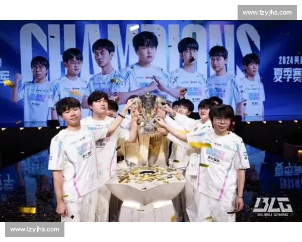 英雄联盟总决赛，场边教练表情管理失败，比比赛还精彩！